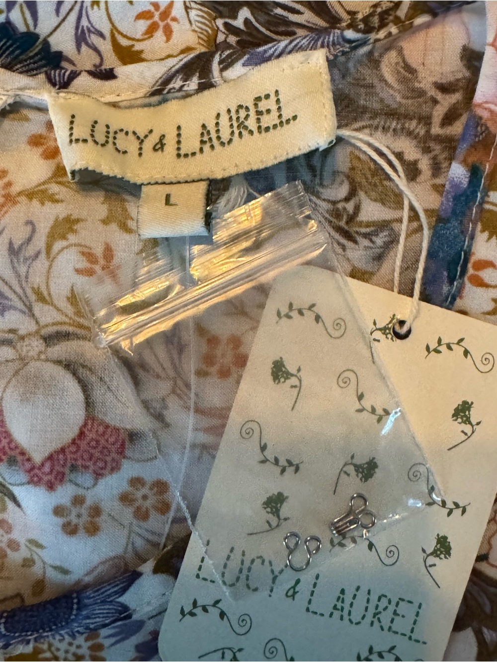 Lucy & Laurel Floral Short-Sleeve Peplum Top - Cream Multi nwt large - Picture 6 of 6
